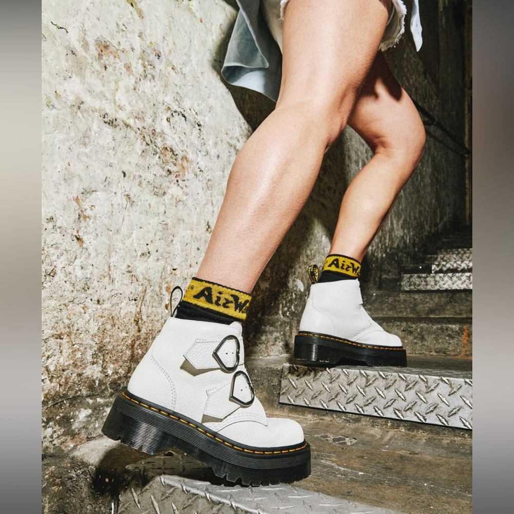 New! Dr. Martens WHITE DEVON HEART LEATHER PLATFORM BOOTS…